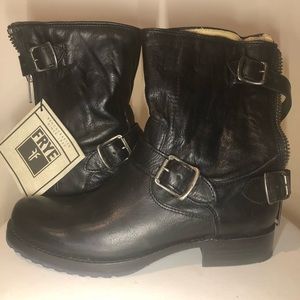 Frye Veronica Back Zip Short Boots
